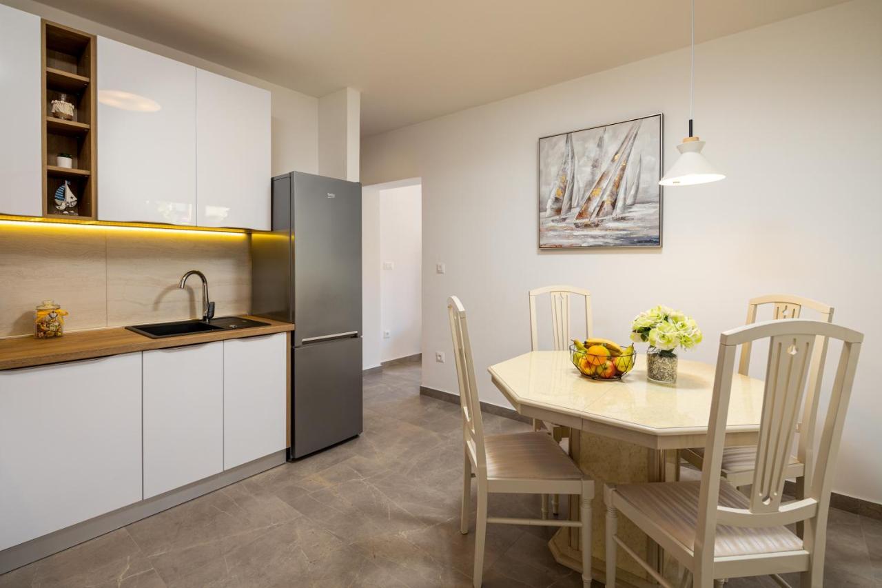 Apartment Navika 奥米什 外观 照片