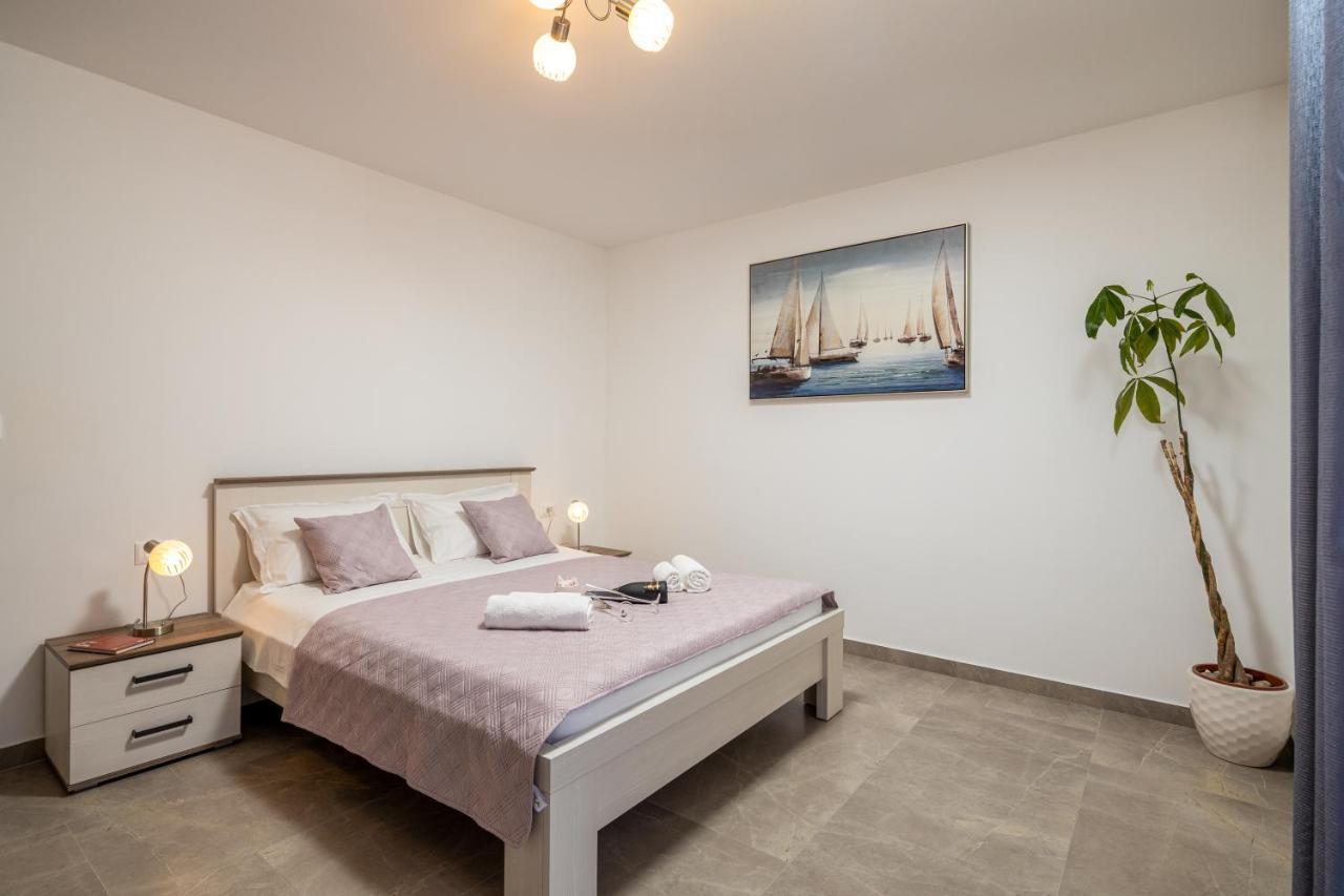 Apartment Navika 奥米什 外观 照片